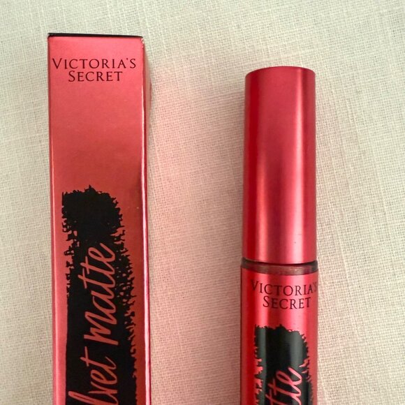 Victoria Secret Velvet Matte Metallic Liquid Lip Fiery Red Lipstick Wand Glam - Picture 7 of 9
